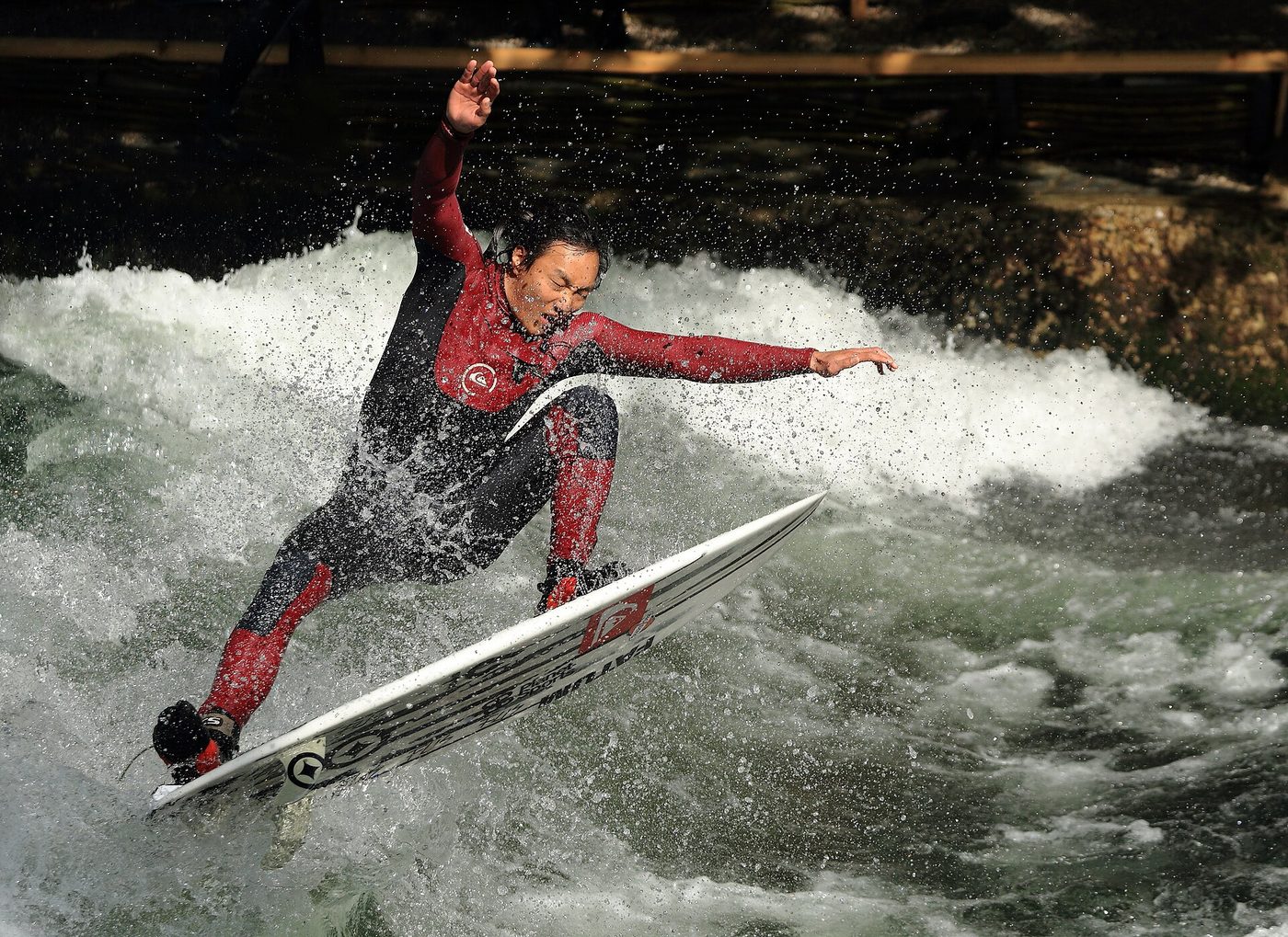 Eisbach szörfösök